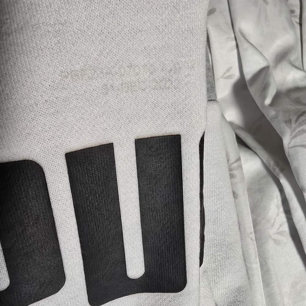 Puma Youth Boy's Size 7-8 Hoodie in Gray and White - Picture 6 of 11